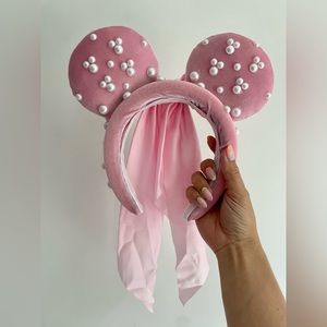 Gleam and Glimmer Co Put a Bow on It Padded Ears